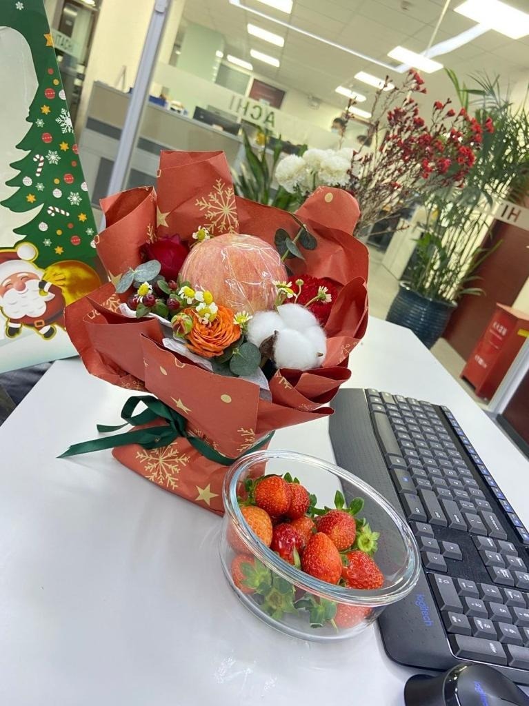 chenlin24146830's tweet photo. This is the gift I received on Christmas Eve yesterday and this Christmas morning. https://t.co/4vdAQWYrSJ