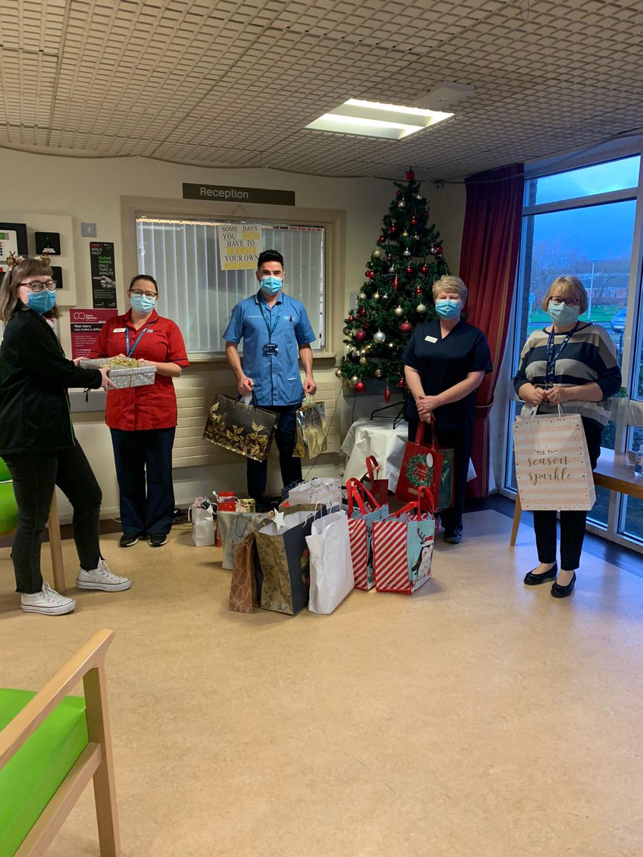 Big thanks to <a href="/DunelmUK/">Dunelm</a> who provided gifts for every patient on the ward through their gift appeal. Some really surprised and happy patients #SpreadingSmile #SeasonOfGiving <a href="/WesternHSCTrust/">Western Trust</a>
