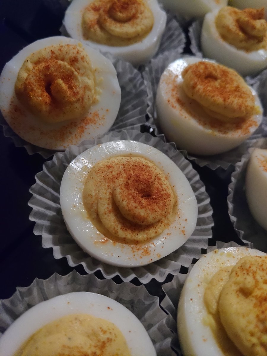 extortica's tweet photo. On Thanksgiving my family thought my lemon cupcakes looked kinda like deviled eggs, (a missing staple for my fam) so I made cupcake eggs for crisum~ https://t.co/XYpXI5zQwW