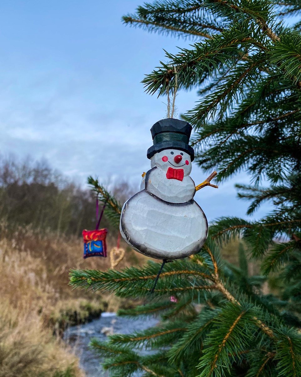 EasterBreich's tweet photo. A very merry Christmas, and a happy new year! Looking forward to what 2022 has in store, thank you all for your continued support! From all of us here at Easter Breich Wood. 🌟 https://t.co/5imuqj5MHB