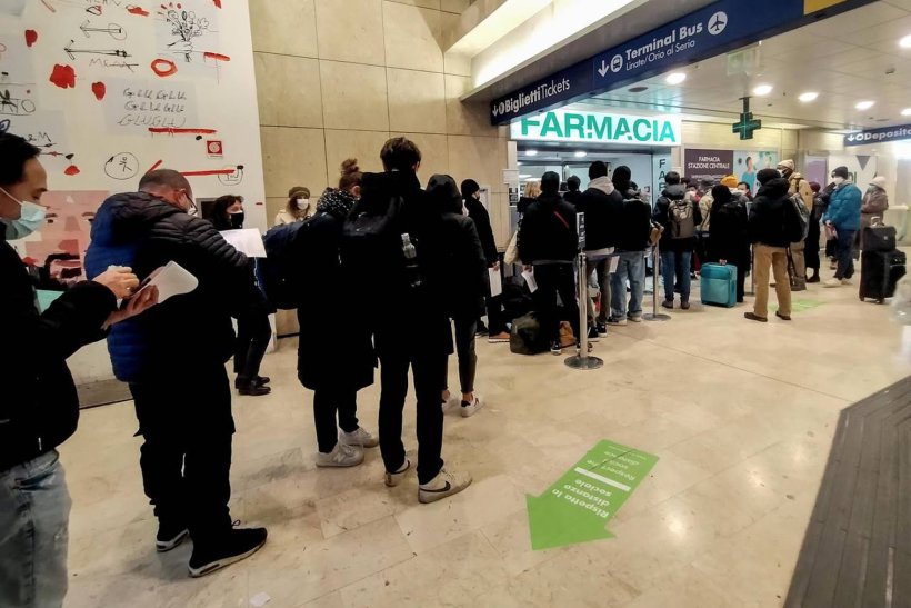 Woody98585128's tweet photo. #NoGreenPass
#notampone
Buon Natale di cuore a tutti coloro che vorrebbero ribellarsi al "RICATTO DI STATO" ma non lo fanno per "STATO DI NECESSITÀ"! https://t.co/YqUWAHdUGp