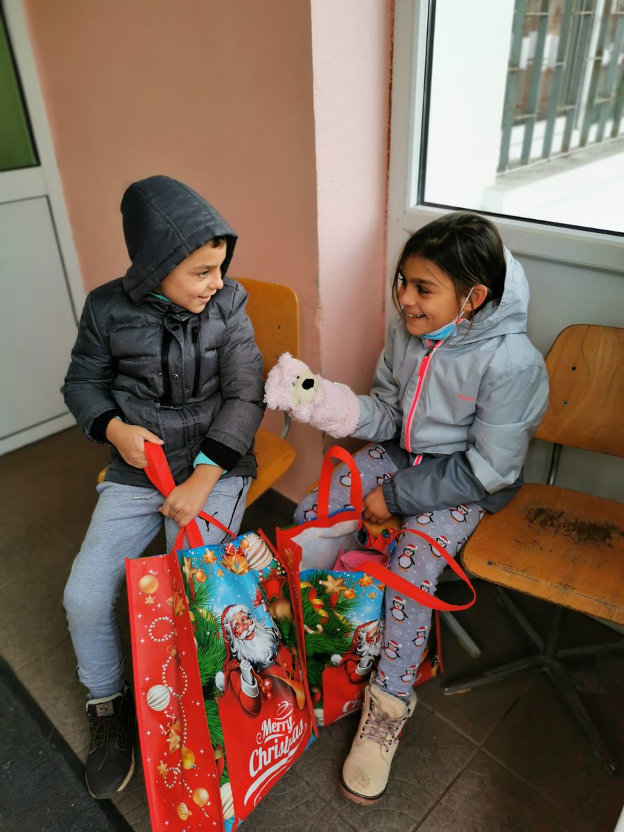 Project__Ruth's tweet image. Merry Christmas from Project Ruth staff, students and families! 

Special thanks to our holiday supporters for their contributions &amp;amp; gifts in kind which helped to make Christmas 2021 special for more than 900 children!