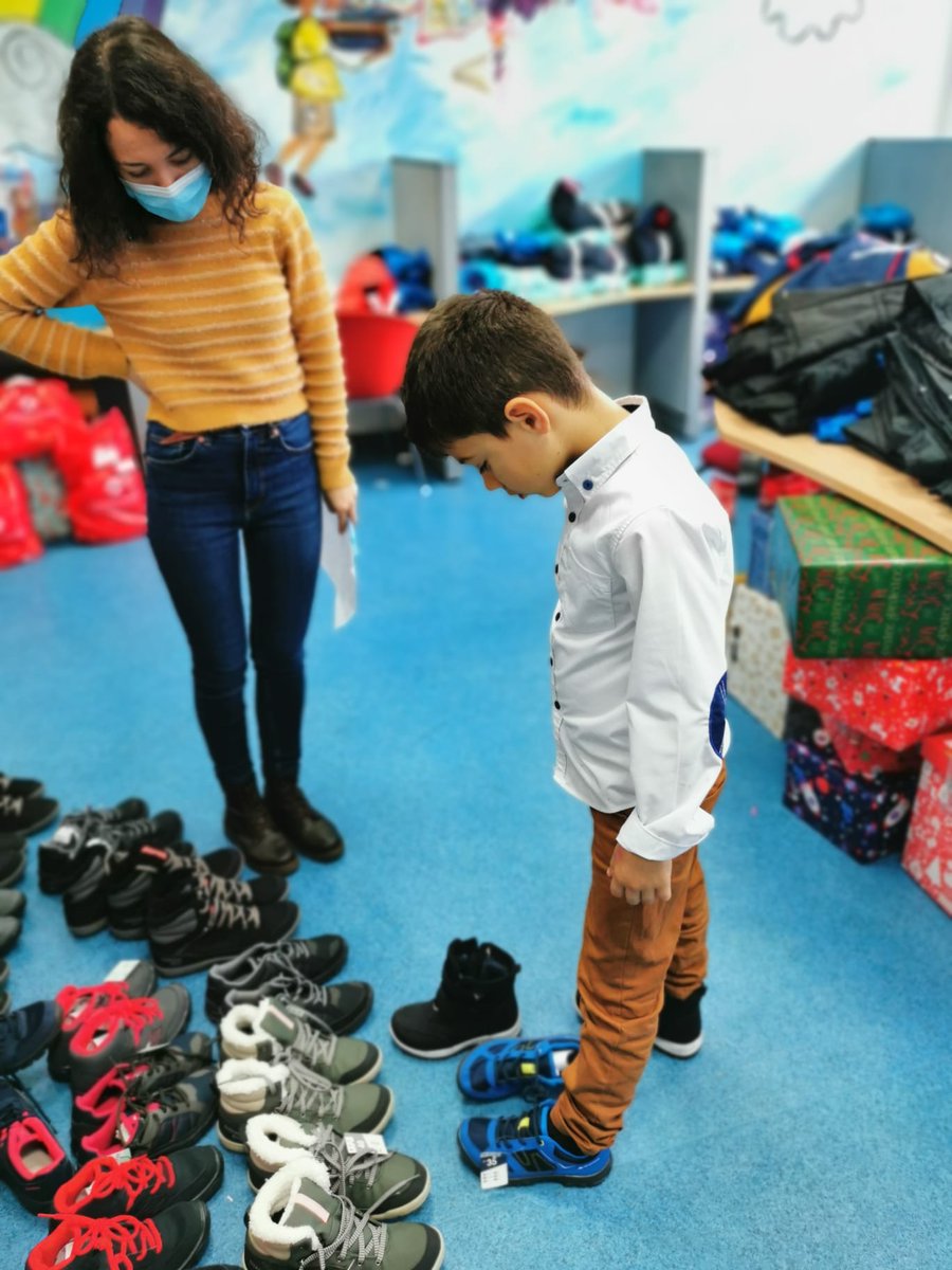 Project__Ruth's tweet image. Merry Christmas from Project Ruth staff, students and families! 

Special thanks to our holiday supporters for their contributions &amp;amp; gifts in kind which helped to make Christmas 2021 special for more than 900 children!