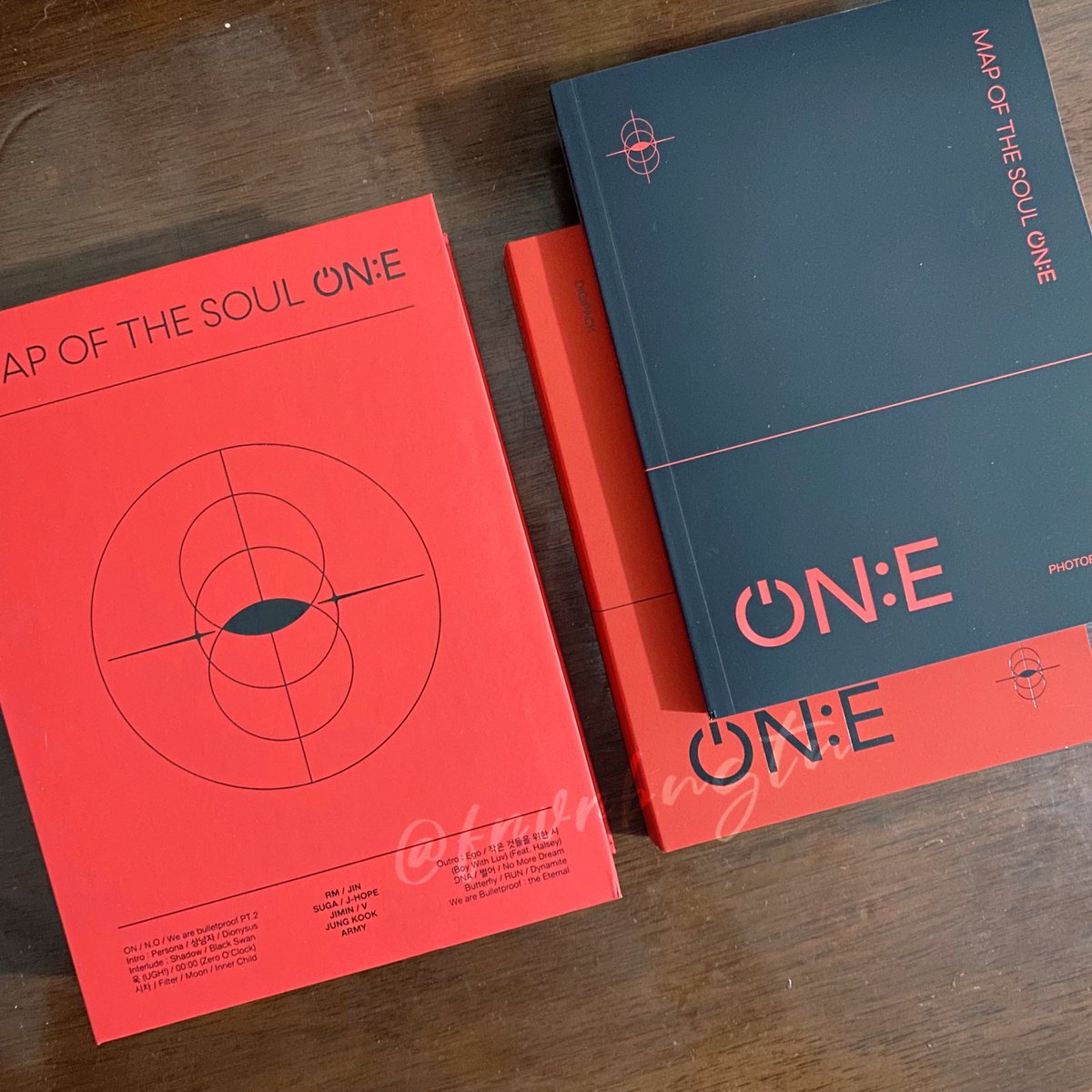 frvrbngtn's tweet photo. christmas giveaway! 🎄🎁✨

— one winner of MOTS ON:E DVD
— three winners of ₱250 gcash

mechanics:
• retweet 
• like this tweet
• reply a sc that u follow the mechanics

END: December 26th, Sunday. 8:00pm!

PH ARMYs only! good luck 🥳 https://t.co/3UTD8aCBp8