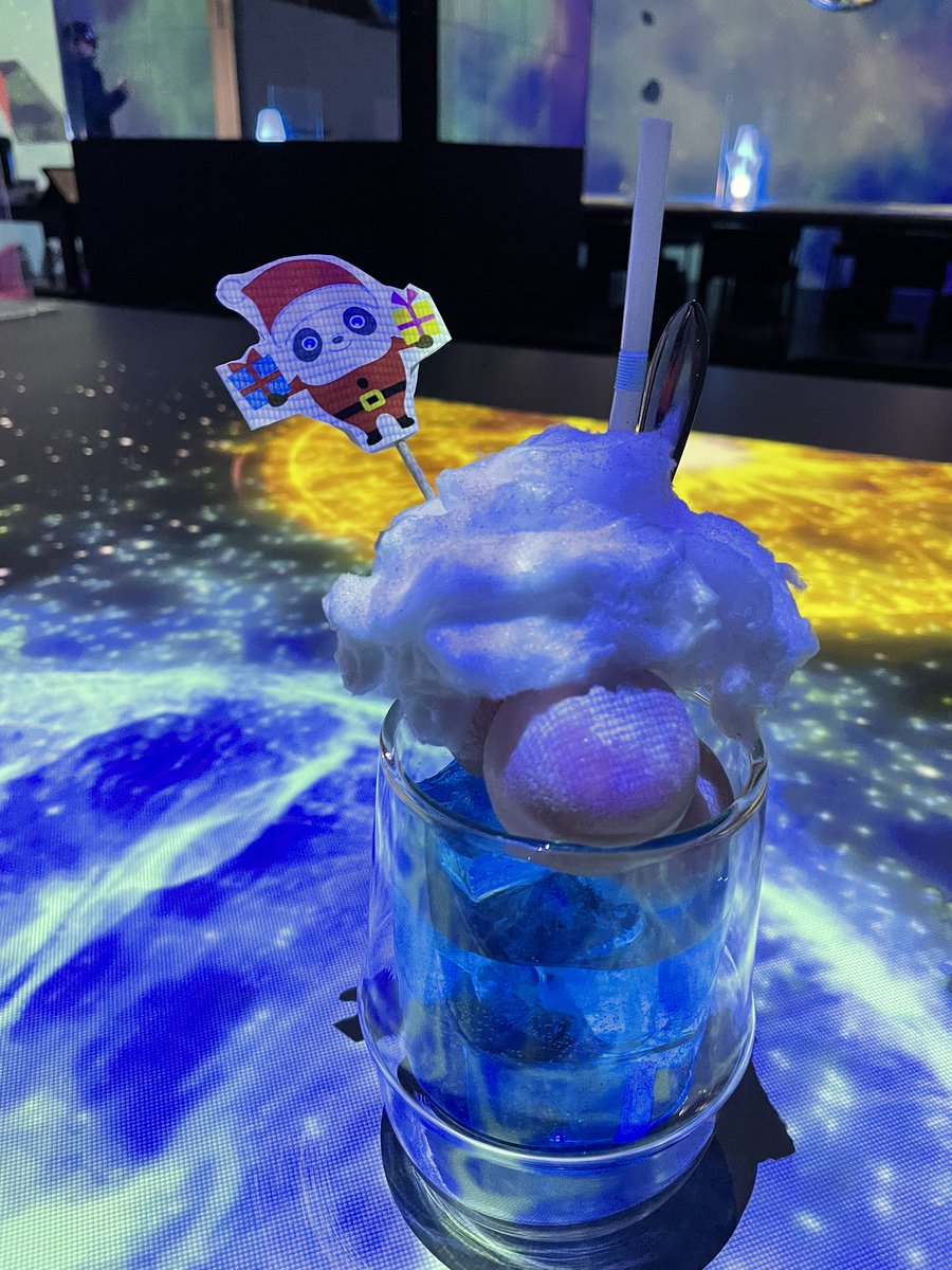 DekoCoro's tweet photo. 娘念願の、元町にあるプロジェクトマッピングカフェ『 #SORAYUME 』へ!
これは予想以上ー!
カフェというよりアトラクションやん!
受付行くまでにすでにきゃーきゃー。
(∩・∀・)∩ キャー(∩・∀・)∩ キャー
楽しかったぁぁぁぁぁぁ!!! https://t.co/QdL6H0FyP2