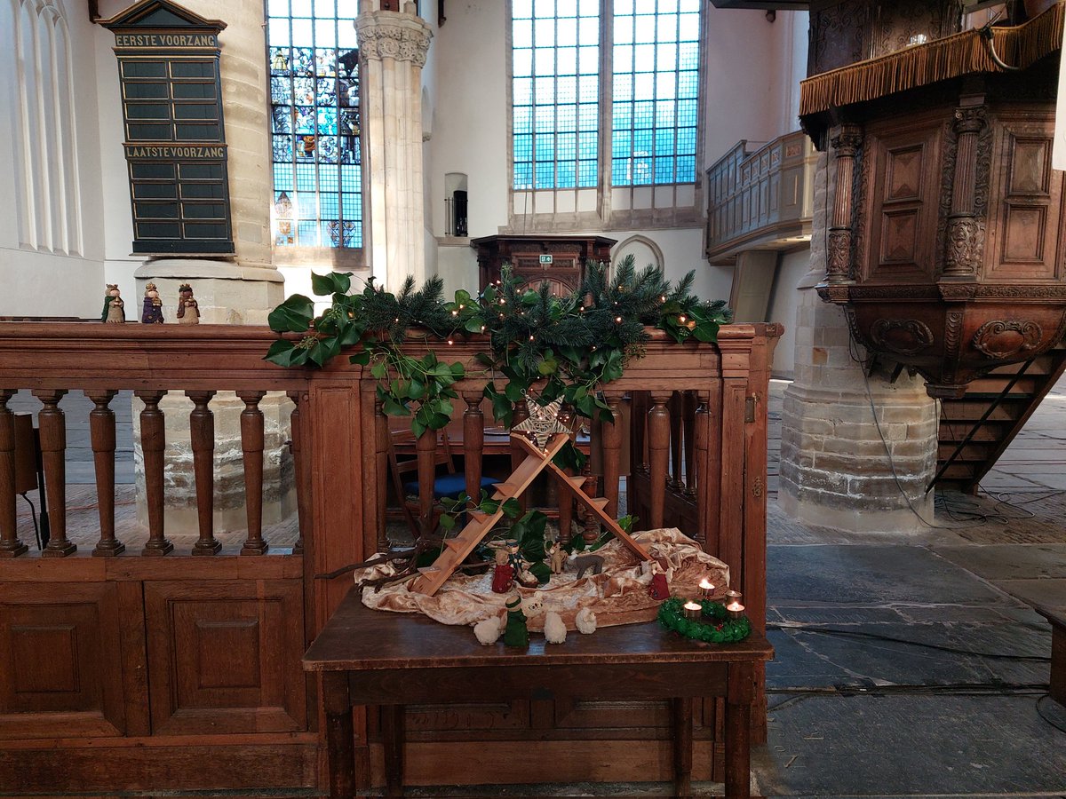 OudeKerk020's tweet photo. De Oudekerkgemeente wenst u een heerlijk kerstfeest! https://t.co/EaQTd2w8r6