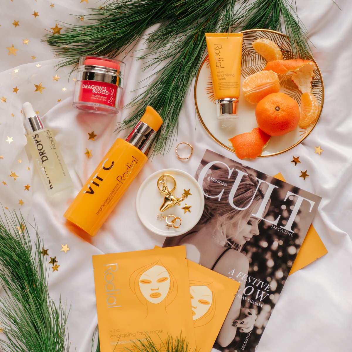 cohorted's tweet photo. Wishing everyone a wholesome, happy christmas ✨ Have the best day whatever way you choose to spend it 🎄❤️🎄 @mrsgasky
.
.
.
#Cohorted #CohortedxRodial #CohortedBox #CohortedBeauty #CohortedBeautyBox https://t.co/rFYFxYSjhG