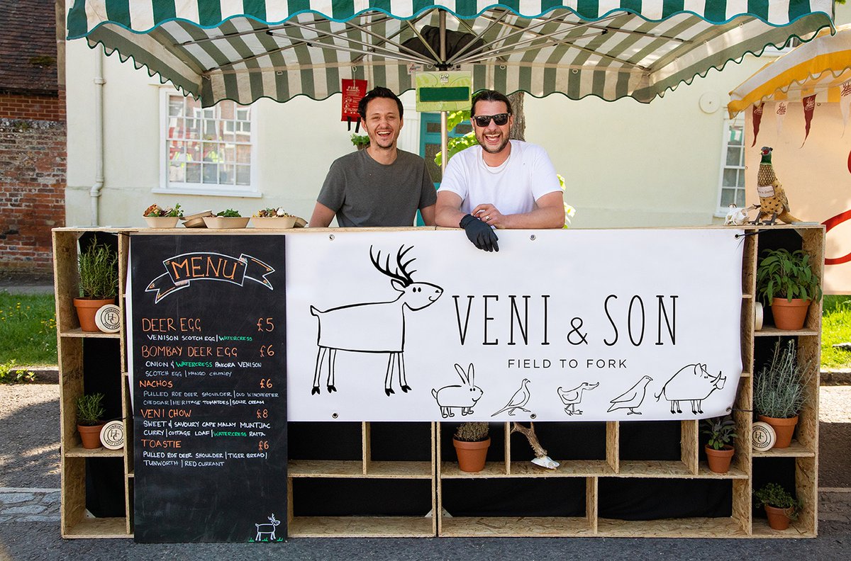 🎄 MERRY CHRISTMAS!!!!!🎄 

Thank you for all your likes, comments, laughs and support this year! 

We hope you have a great Chritsmas filled with lots of delicious food! 

🧡 Team Veni &amp; Son ~ Chris &amp; Bev xxx