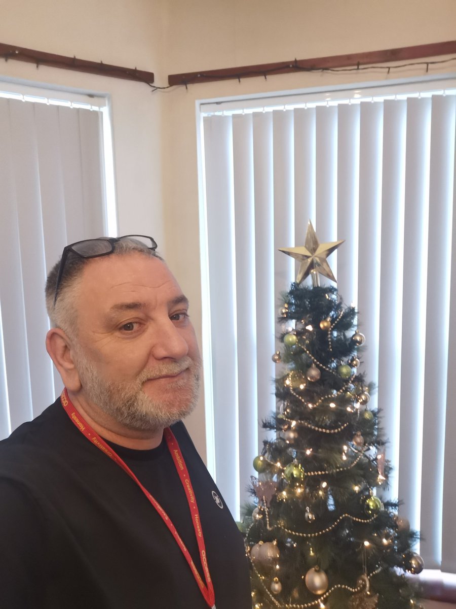 NewDayStarts's tweet photo. In on a 10hr #SupportWorker shift today, looking forward to playing #Santa once the residents are up and about.
Whatever you've planned for today I wish you all a merry Christmas 😊

#HelpingOthers #LiveTheirBestLife #AccessCT #DenmarkHouse #Lowestoft #Suffolk https://t.co/o7VdU9CLnE