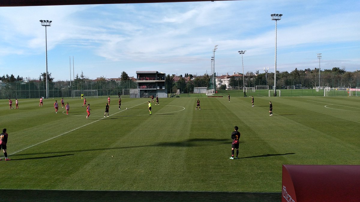 caneruzumm's tweet photo. Galatasaray U19 - Antalyaspor U19 https://t.co/2Dut9Fn4Mm