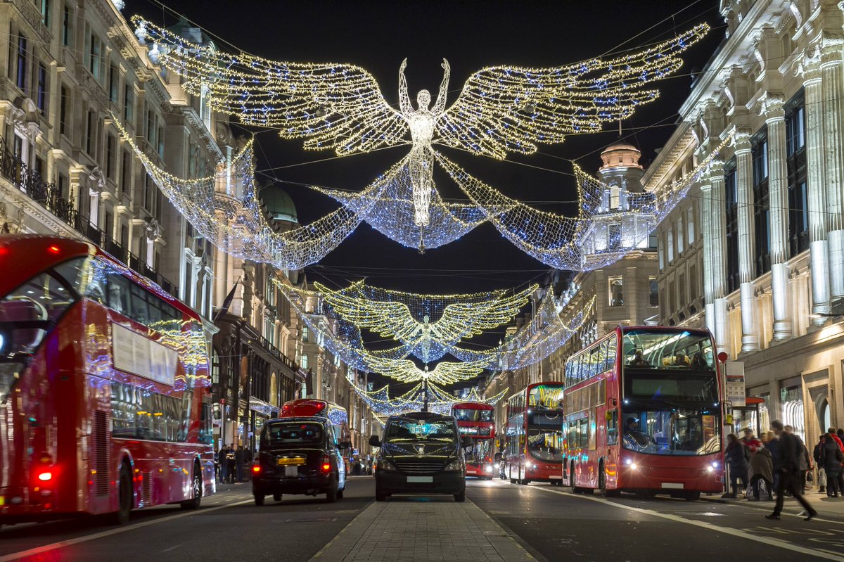 CanadianUK's tweet photo. A very #MerryChristmas to all those who celebrate from the entire team at #CanadaHouse in London! Located right on our doorstep, the #Christmas lights of Regent Street are absolutely stunning - one of the many perks of being located in the heart of the #WestEnd. ✨🎄 https://t.co/LvyqpT15ZF