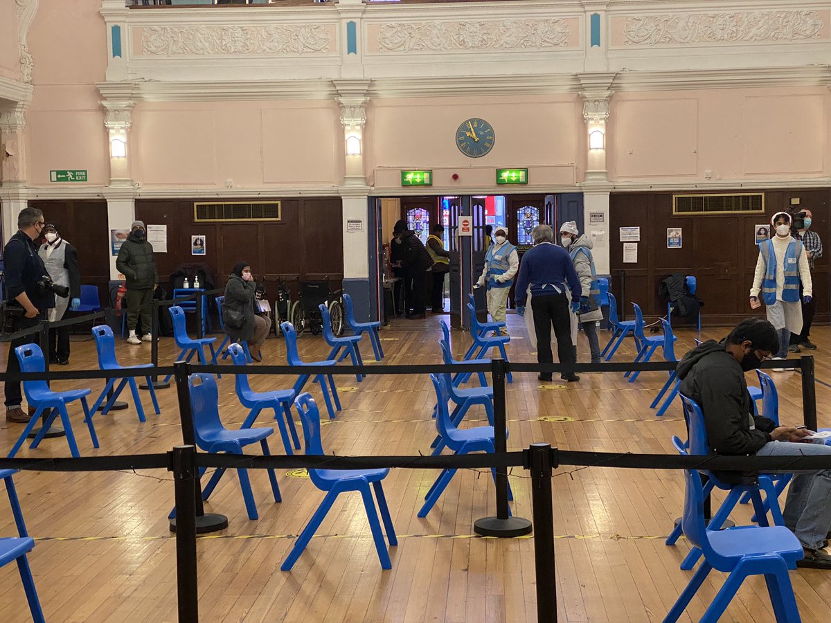 firewool's tweet photo. The @RedbridgeLive Town hall is open come and get your #COVIDVaccine. You can just walk in open from now till 5.50pm. #GetVaccinated #BoostBritain https://t.co/iWokx7Cmje