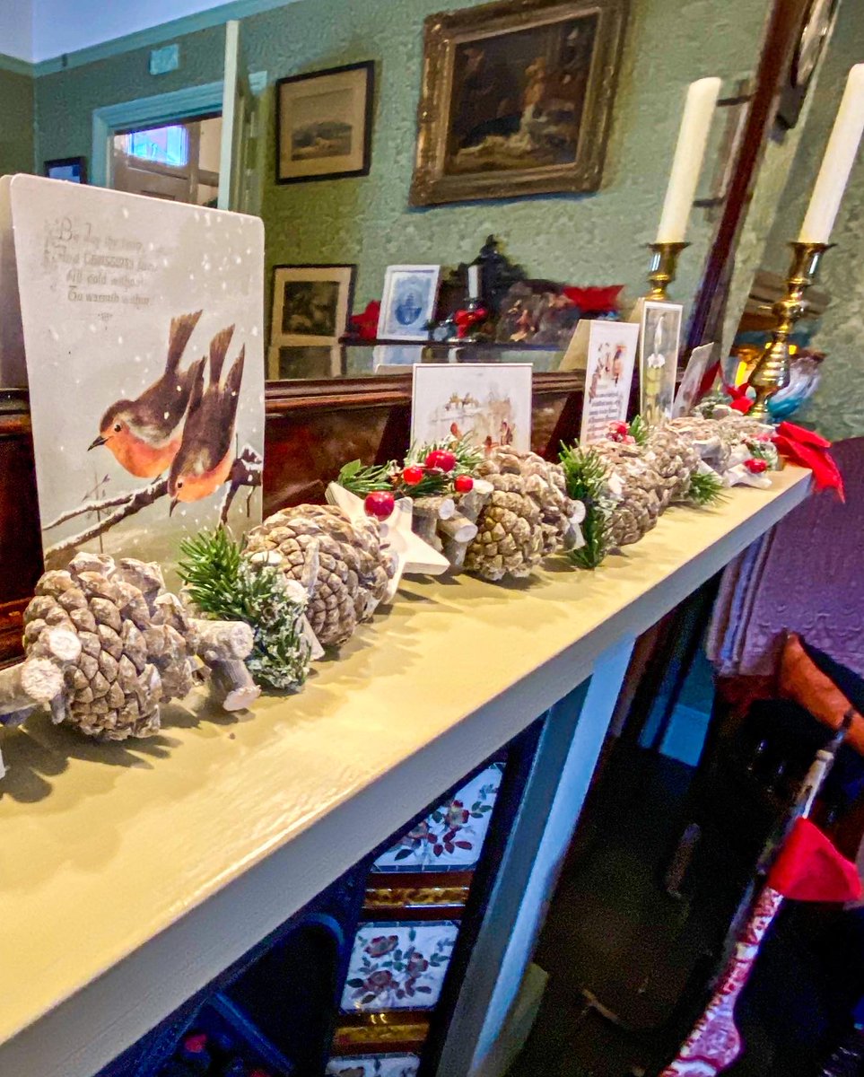 B_S_Museum's tweet photo. A very Merry Christmas from everyone at the British Schools Museum 🙏

We hope you got lots of lovely Christmas cards 🎄📮🎄

📸 the headmaster’s reception room filled with Christmas cards

#hitchin #ourhitchin #hitchintown #merrychristmas
#christmascard https://t.co/YlTGDNtgd7