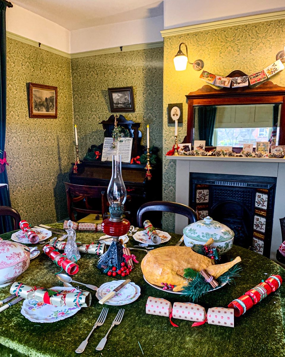 B_S_Museum's tweet photo. A very Merry Christmas from everyone at the British Schools Museum 🙏

We hope you got lots of lovely Christmas cards 🎄📮🎄

📸 the headmaster’s reception room filled with Christmas cards

#hitchin #ourhitchin #hitchintown #merrychristmas
#christmascard https://t.co/YlTGDNtgd7
