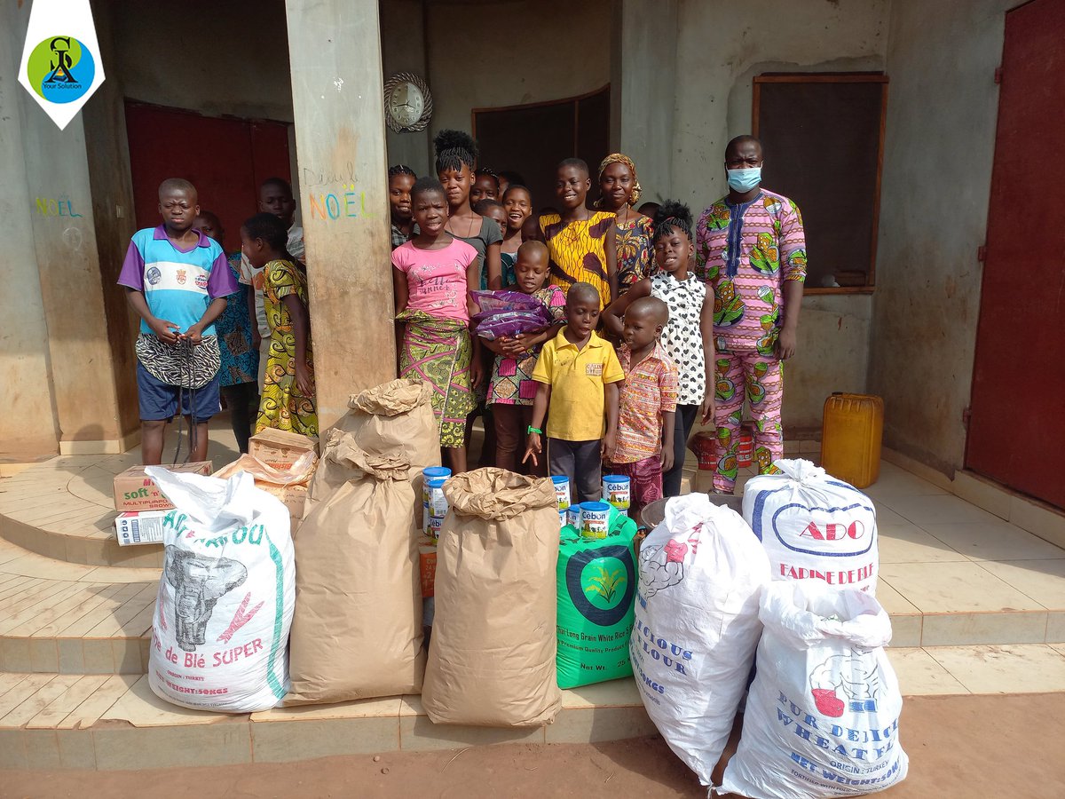 Hier toute l'équipe de #yoursolution était en compagnie des orphelins à #Tori à l'orphelinat Sainte Claudia. La magie de Noël 🎄a opéré. 
Merci à ceux qui nous ont soutenus et joyeux Noël 🎅🎅🎅

#santémentale #assistancepsychosociale