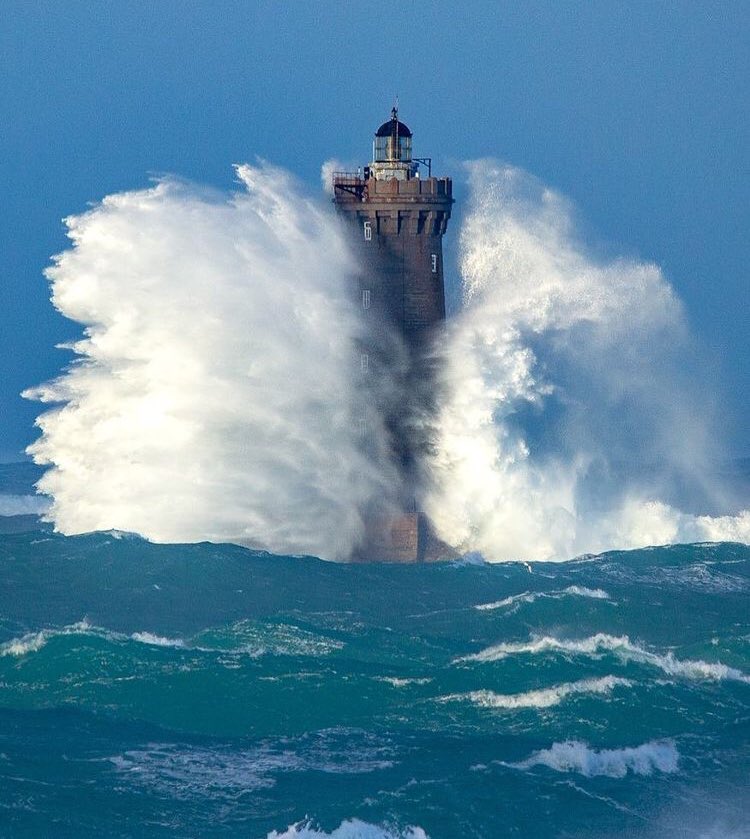 BreizhWeCan's tweet photo. 🌊 L’écume du jour 😉
#MagnifiqueBretagne #LeFour
© @Ronansenan https://t.co/SgW52iU1sF