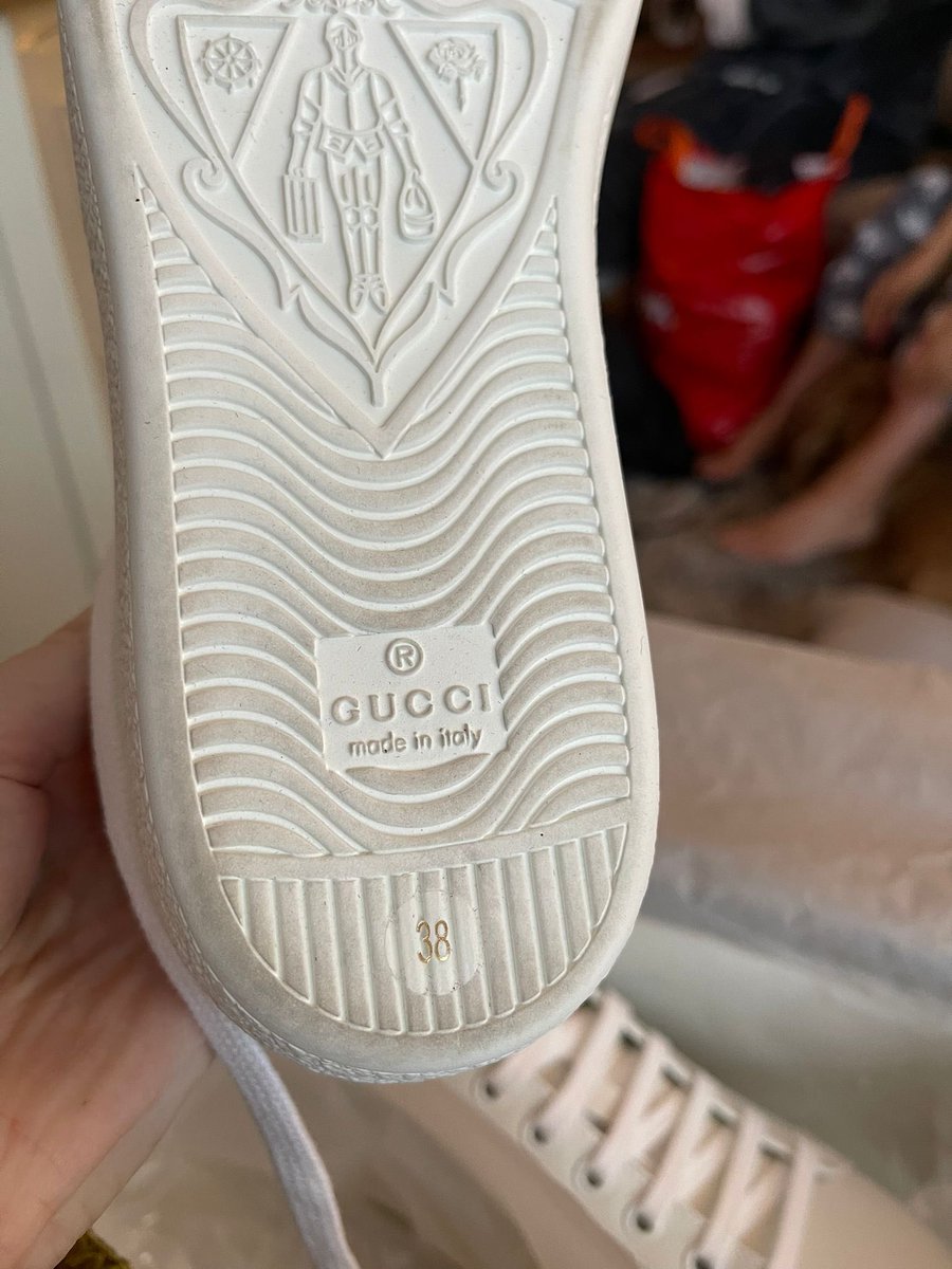 Stufletch1's tweet photo. @farfetch Mrs opens her new @gucci sneakers to find them already worn… world war 3 this now https://t.co/Yj41cMFUv9
