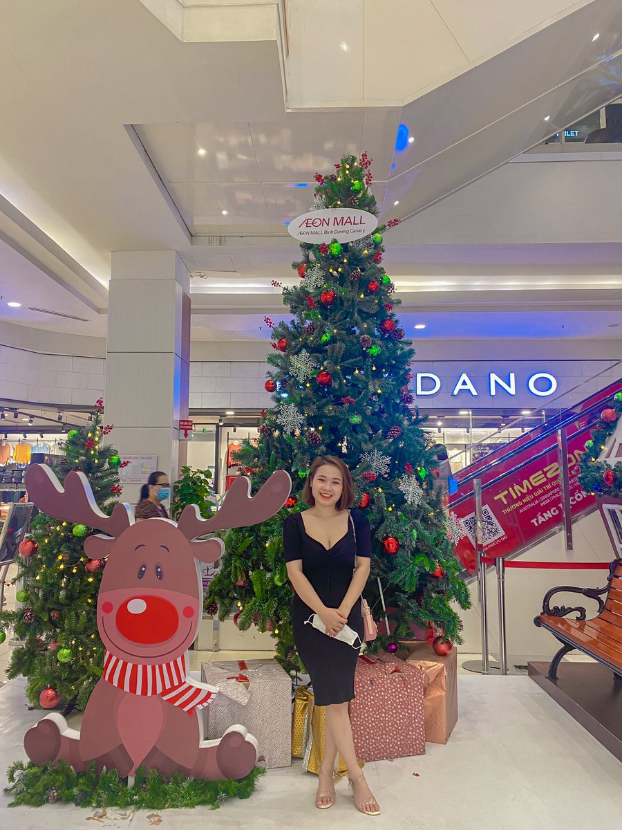 LLAnna7's tweet photo. Merry Christmas 🎄🎄🎄#ChristmasTree #MerryChristmas https://t.co/Q5bJNoMLXy