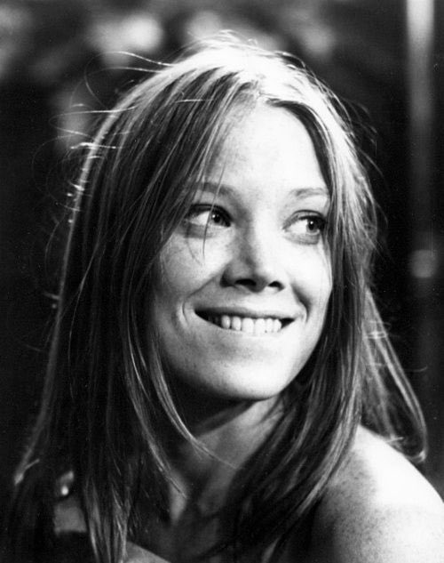 Merry xmas? no, merry sissmas everybody, happy bday sissy spacek 