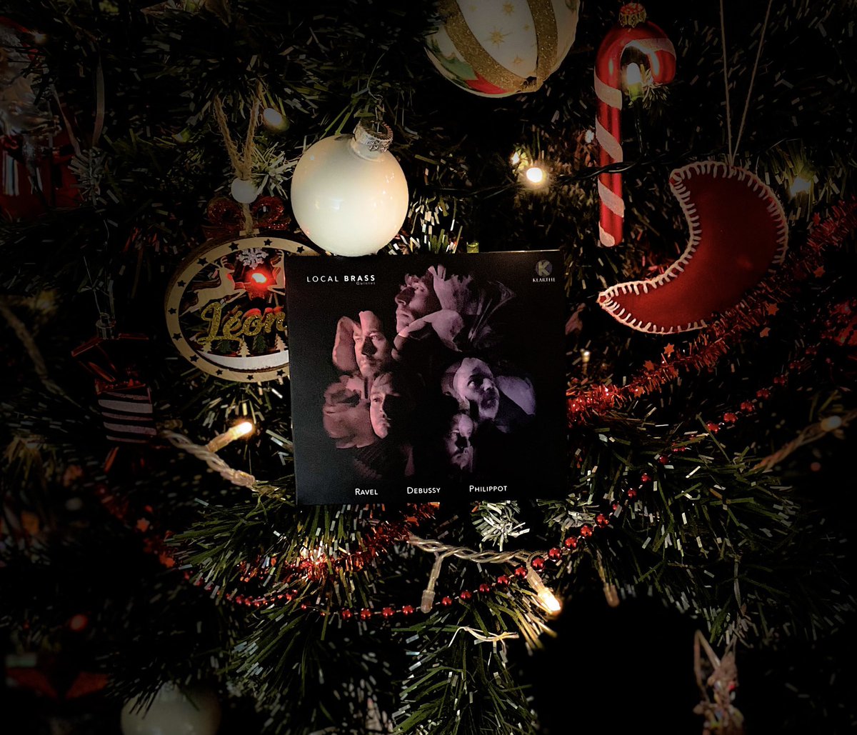 LocalBrassParis's tweet photo. 🎅Joyeuses fêtes du @LocalBrassParis🎅 on a reçu notre cadeau et on a hâte de vous le faire découvrir ! 
#newcd @klarthe #MecenatCDC @caissedesdepots https://t.co/EIa6Iy5x9E