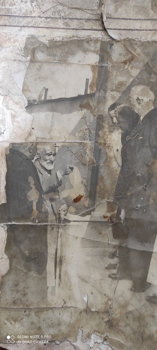 Furkans_nn's tweet photo. #ismetinönü 1942 Ağrı'da (arkası d��nük siyah paltolu dedemin babası)  sorunları müzakere ediyorlar https://t.co/bLtZ0LEw3q