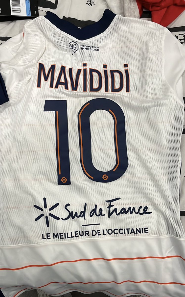 Joyeux noël à la #teamMHSC 💙🧡 @SMavididi9 👋🏽