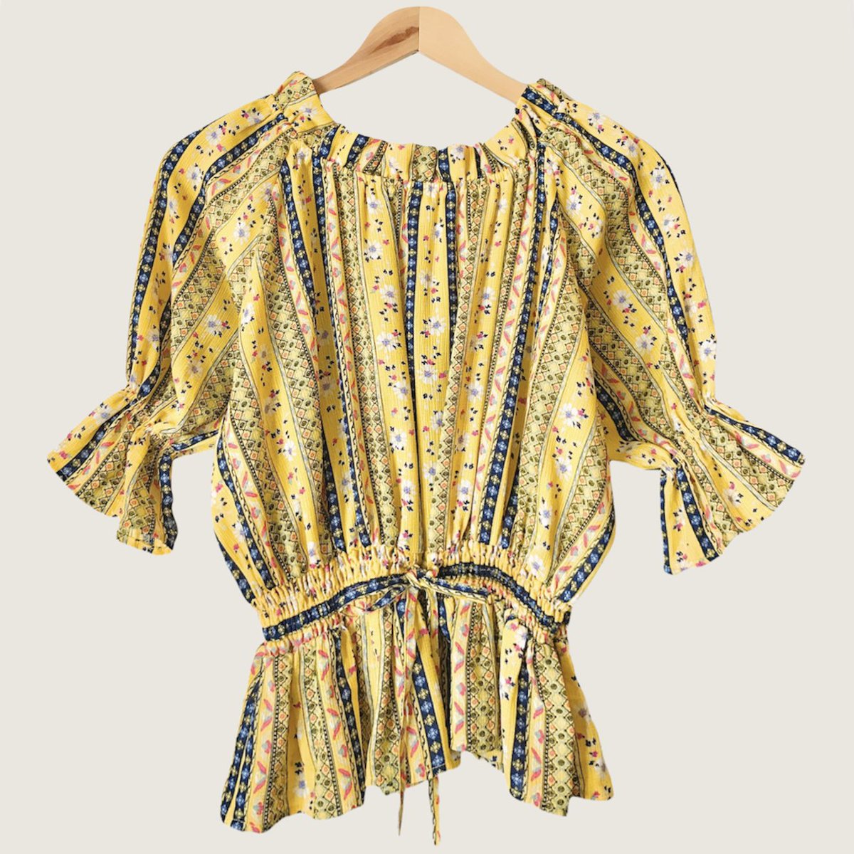 mmcollectionsss's tweet photo. Hi korang ! 🌸 Tunggu apa lg tu 🙈 Meh lah grab sale promo RM50 untuk 5 helai blouse/tops/kemeja ni 
Klik link ni utk order ya https://t.co/9QxmMI0j5n
Instagram https://t.co/QOO8CZ1Wsz https://t.co/ksKaSnQLn4