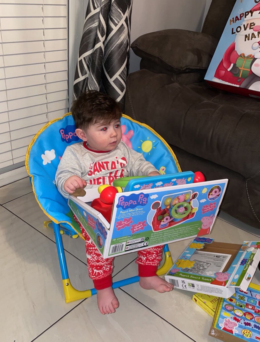 TomTomQuinn's tweet photo. Happy Christmas Everyone 🎅🏼 

I cried looking at him opening presents this morning even thou he didn’t know what was going on 😂 , what a feeling our first one as parents and it’s been the best one ever ❤️ @EmmaBx3 https://t.co/5dB4ng58fA