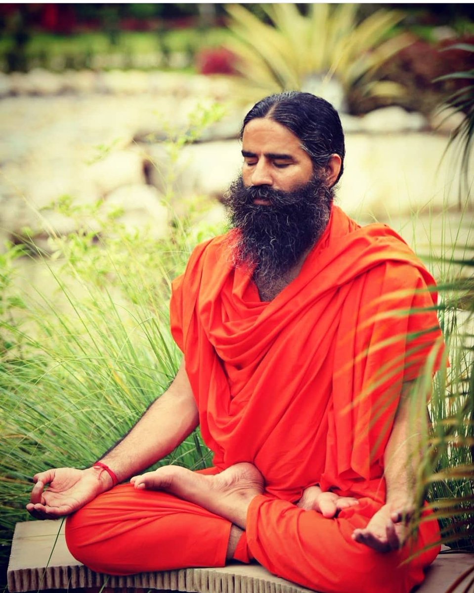 maratheprash's tweet photo. योग आणि प्राणायामासोबतच आयुर्वेदाचे महत्व घराघरात पोहोचवणारे योगगुरू बाबा रामदेव यांचा आज वाढदिवस !
वाढदिवसाच्या मन:पूर्वक शुभेच्छा स्वामीजी!

Wish you a very happy birthday Swamiji ! @yogrishiramdev ji.. ! 
💐🎂 https://t.co/WxUDsP2jiT