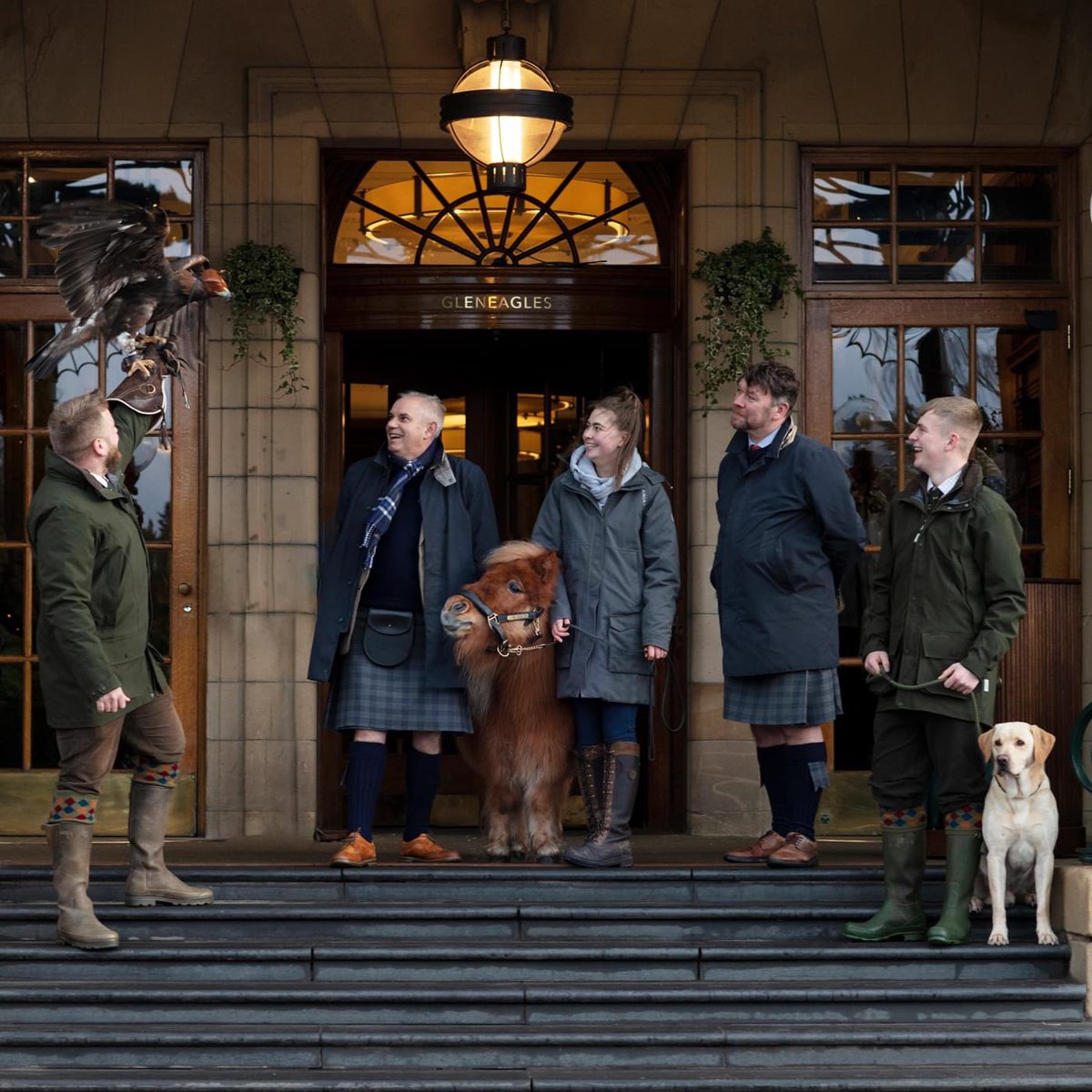 From our family to yours, we wish you all a very Merry Christmas! 🎅🌠

#LoveGlen