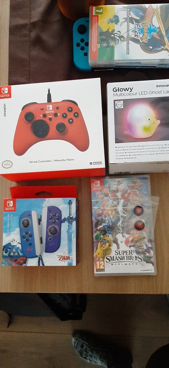 TheHDGhost1's tweet photo. @GalaxyWome 
Thanks guys for the amazing gifts, got a lot a love for you ❤
Merry Xmas!!👻👻 https://t.co/5DTJOBQAsY