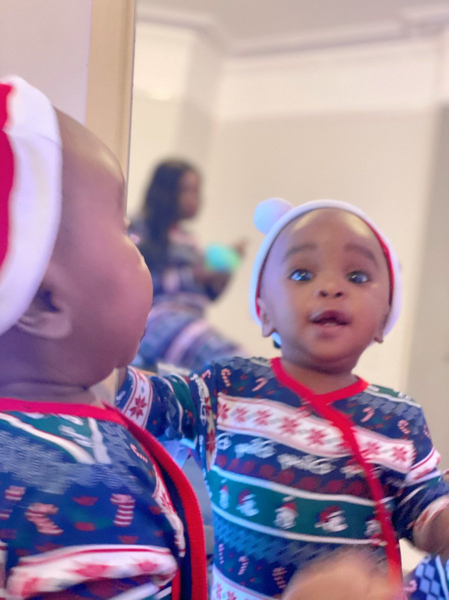 KelvinOssai's tweet photo. Merry Christmas to you.
May the reason for the season be a blessing to you and your family. 

The Ossai's
#MerryChristmas https://t.co/OeB0y45QTU