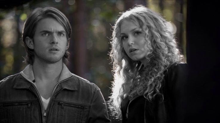 josiecore's tweet photo. “its a curse right, a curse on the gemini twins?” https://t.co/5vWxCKcBAT