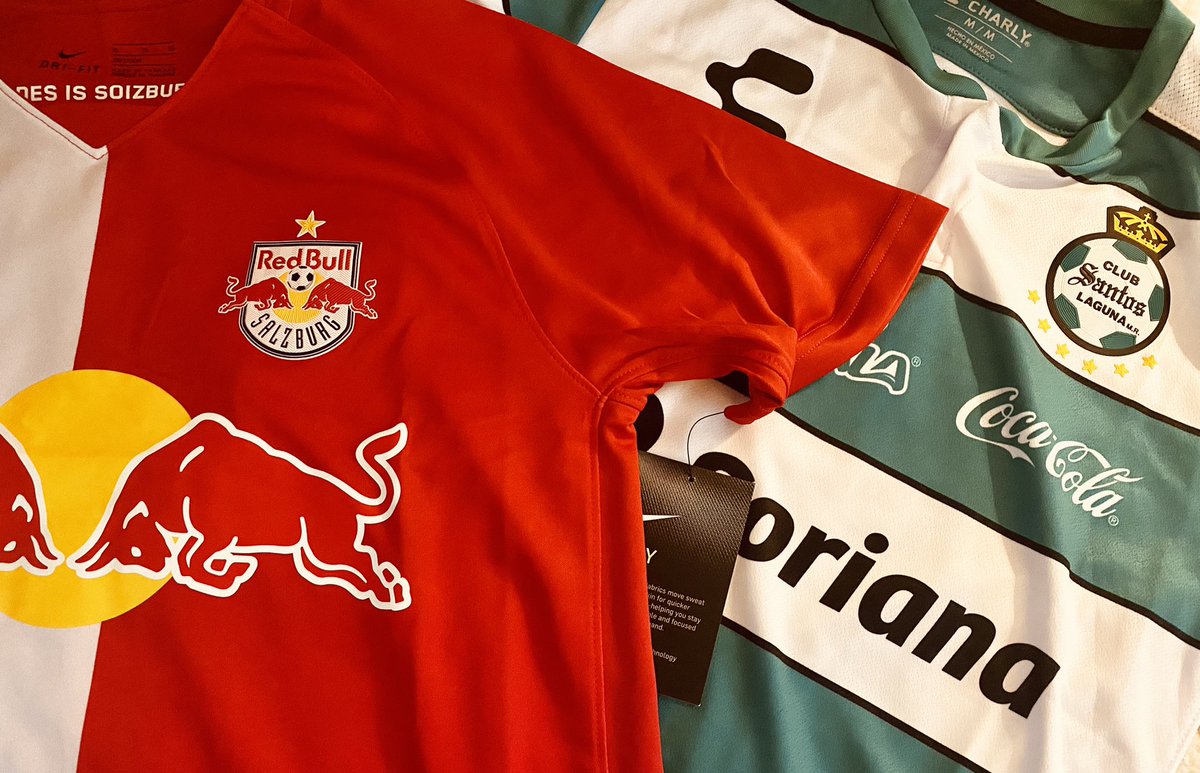 BMMarketer's tweet photo. Genuine intrigue this morning as boys opened their @MysteryKits_ (from Austria and Mexico)
#TopGift #MerryChristmas ⚽️🎅 https://t.co/kUmVhARRpE