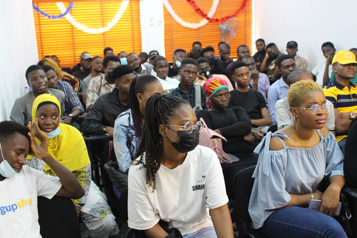 IdoEvergreen's tweet image. Yesterday was all about devhangout , we had loads of fun and I got to meet great minds.
Thanks @ebenezerDN
 #devhangout