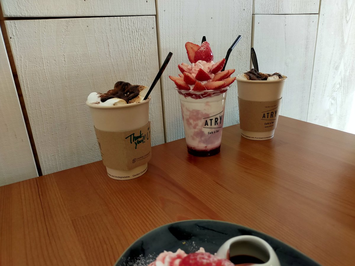 bakemonYG's tweet photo. #パンケーキ  #アトライ
付け足し😊
いちごミルク🍓 🍼も美味しかった😋 https://t.co/vnT2b8Dhs1