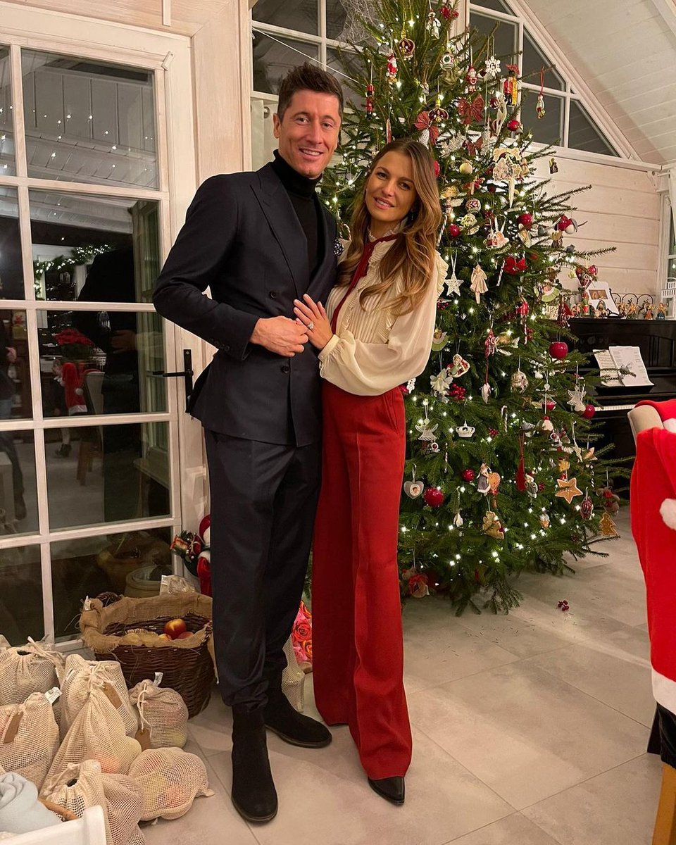FCBayernEN's tweet photo. Christmas time at #FCBayern 🎄✨

#MiaSanMia https://t.co/qexoOjtn9a