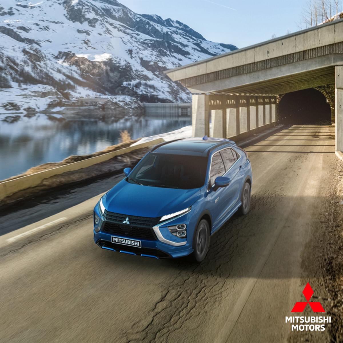 Nos encanta viajar en Navidad... ¿a ti no? Felices Fiestas de parte de toda la familia Mitsubishi España.