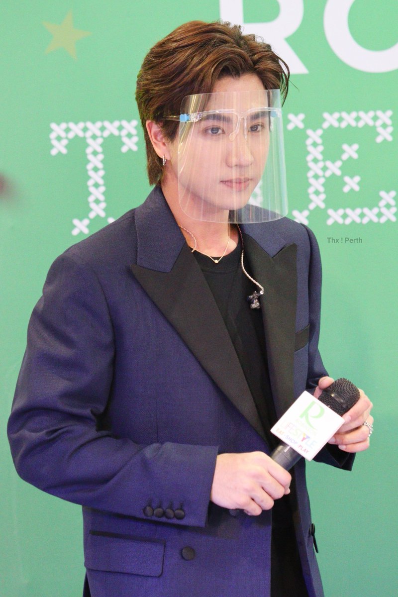 thanksperth's tweet photo. 21.12.25 #RobinsonxPERTH
คิดถึงมาก ๆ เลยครับ 🖤

#KDPPE
#PerthTanapon https://t.co/zr1V4tsnJr