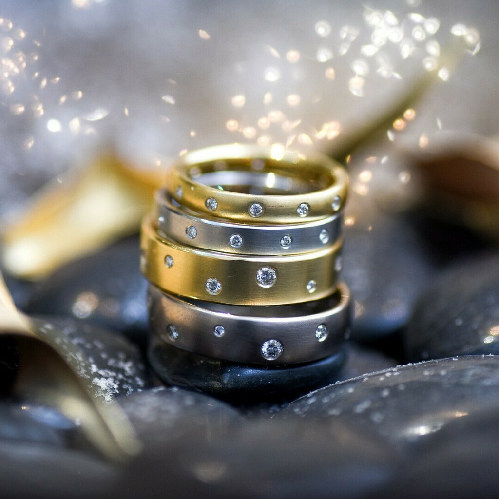 SheilaFleetSFJ's tweet image. 🎄Merry Christmas from all at Sheila Fleet Jewellery! 🎄

#sheilafleet #sheilafleetjewellery #orkney #scotland #madeinorkney #madeinscotland #orkneyjewellery #jewelleryworkshop #jewellery #enamelledjewellery #silverjewellery #goldjewellery #scottishjew… instagr.am/p/CX5tTAwLlYU/