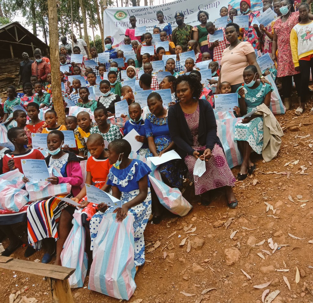 ForeverAfrica2's tweet photo. Girlie camps are away of enriching our girls with more knowledge about their safety and well being.Thanks to Akina ties,NPS and Office of the first Lady Nyamira County to have thought of starting this Wonderful program.
#jakema
#girlpower https://t.co/7pfUZeXiCZ