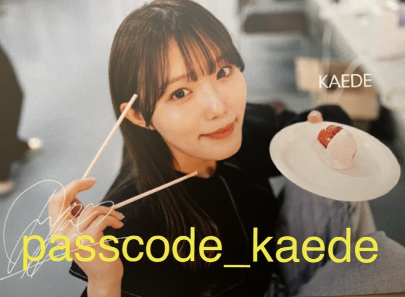 doragon_3's tweet photo. クリスマスに届いたサンタコスチェキ🎅
#passcode_kaede #passcode_nao #passcode_hinako https://t.co/1nX6QwBh8o