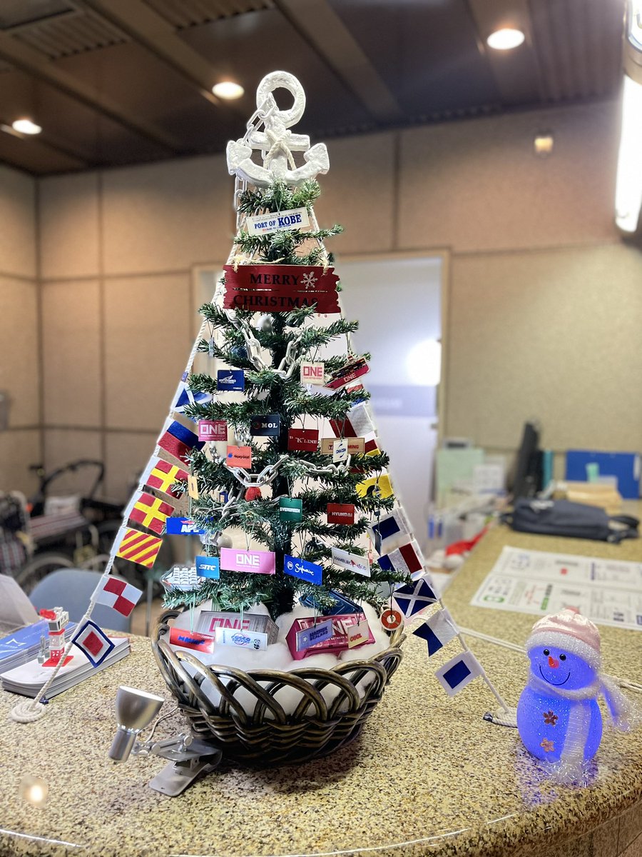 mrnkA4srnrA's tweet photo. めりーくりすます！🎄💜🏗 https://t.co/yZFMhiVCOa