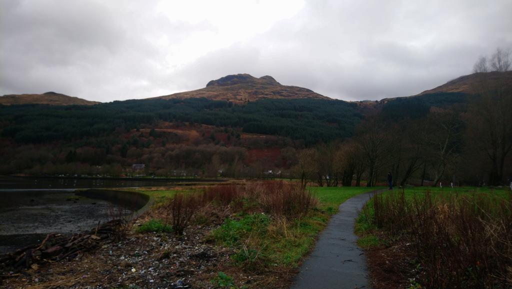 AbootTalkin's tweet photo. Loch Long X. Mass eve. https://t.co/W3SXDkRpw7