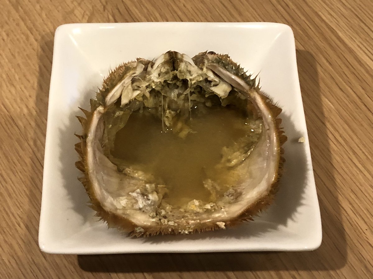 TaKaDaRyo0754's tweet photo. メリークリスマース！
今年は毛蟹を解体して食べましたー😁
身を解すの大変だったけど軍艦にして美味しくいただきました♪
カニ味噌に日本酒を注いで呑みました。
ご馳走様でした☺️✨ https://t.co/4zFF2qpy0r