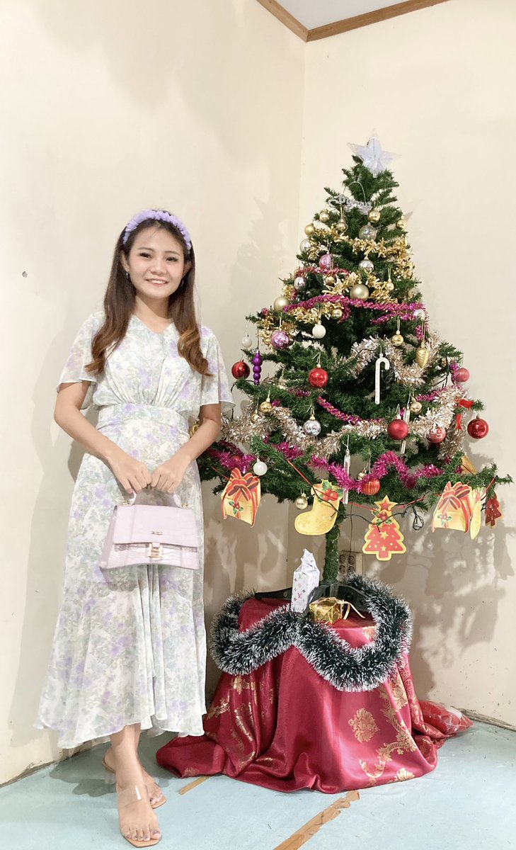 GabrielaBells's tweet photo. Merry Christmas🤍 https://t.co/RCd9Pg8aOi