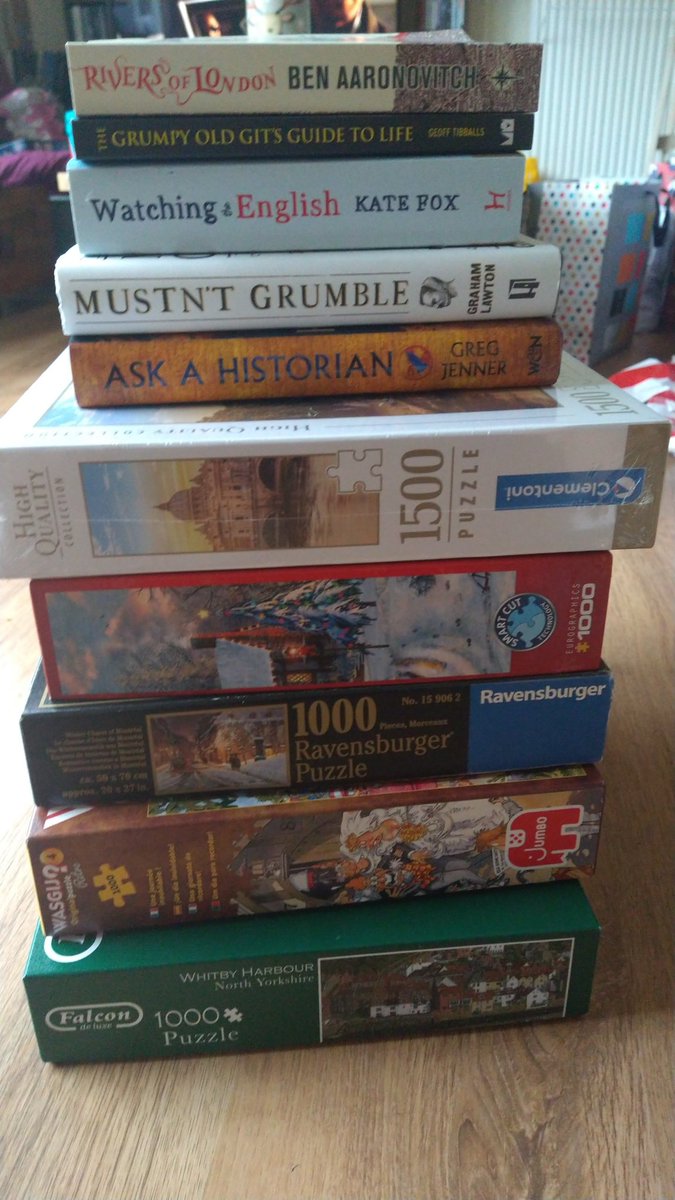 Si_att's tweet photo. Books and puzzles. No need for the outside world for a while #BookTwitter #PuzzleTwitter @greg_jenner @katefoxwriter https://t.co/oKTGALni1i