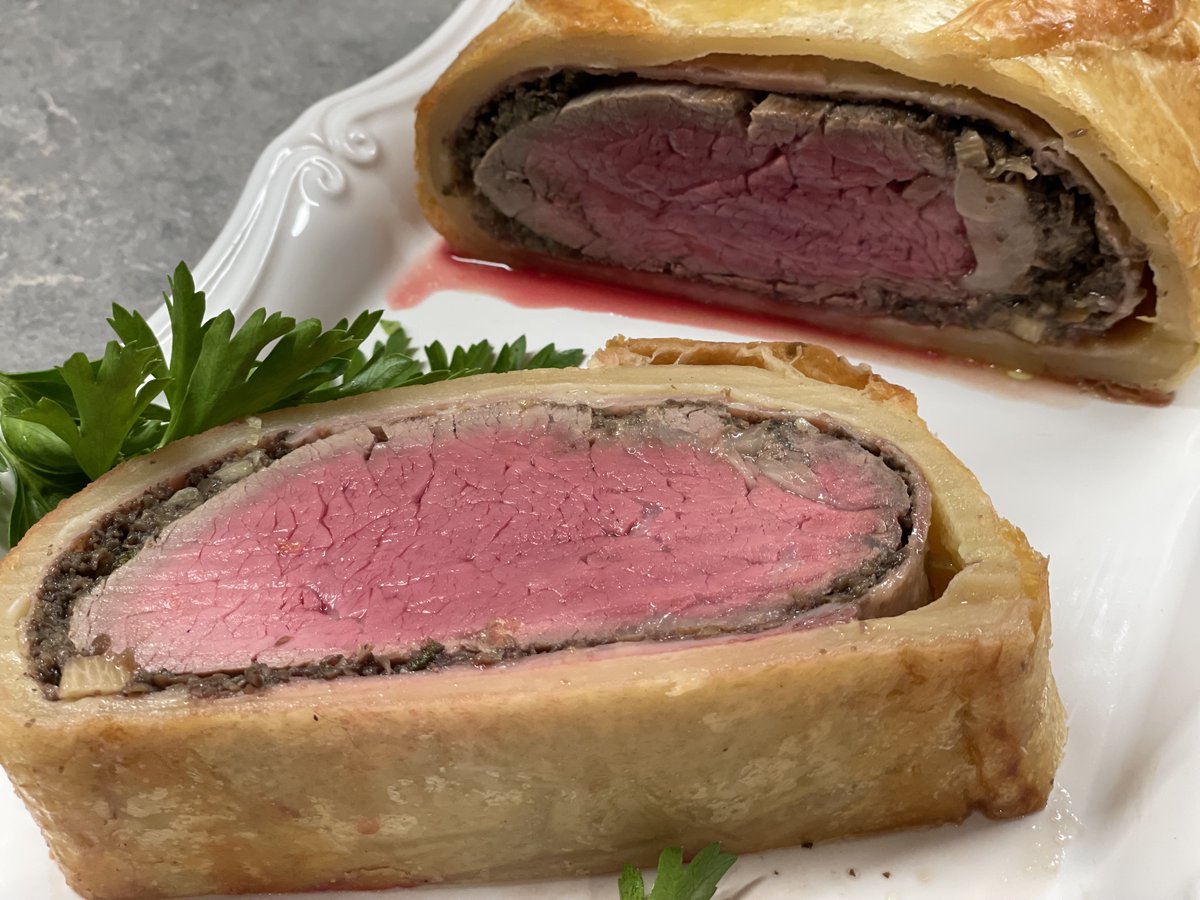 DeniseHebner's tweet photo. Farm life recipes: Lime Cheesecake with blueberry topping and Beef Wellington. Both were showstoppers and Christmas Eve feast highlights. Gave up bagels and creamcheese for cheesecake. #baker #ChristmasEve #tradition #gratefulthankfulblessed #Dessert #exercise https://t.co/da5DpA4NBa