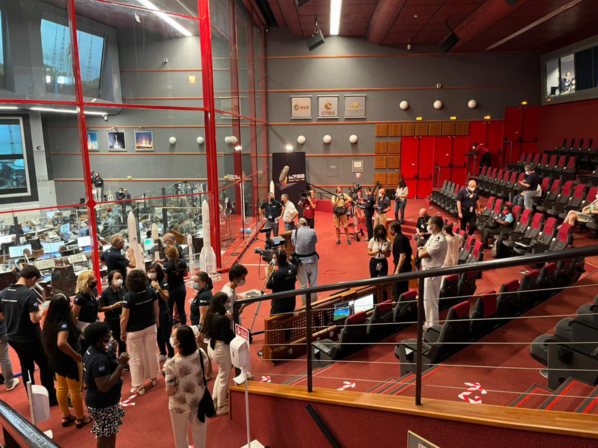 #VA256 Nous y sommes : H-1 avant le lancement <a href="/ariane5/">Ariane 5</a> le plus attendu de cette fin d’année ! 🤩

Go Webb, go ! ✨🚀

#WebbFliesAriane #WebbSeesFarther #UnfoldTheUniverse