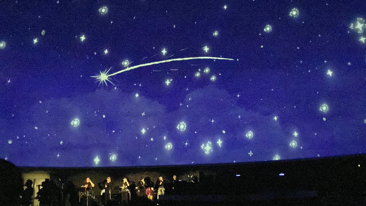 funekaz's tweet photo. STARRY NIGHT JAM vol.85 TEAM SURPRISEクリスマスゴスペルコンサート
今回も映像演出で関わっていました。水彩画のような星空やパーティキュラーをこすり倒した全天映像でみんなのクリスマスを盛り上げられたかなと思います。 #福岡市科学館 #プラネタリウム #ドームシアター #starrynightjam https://t.co/GMUvVpS7MI
